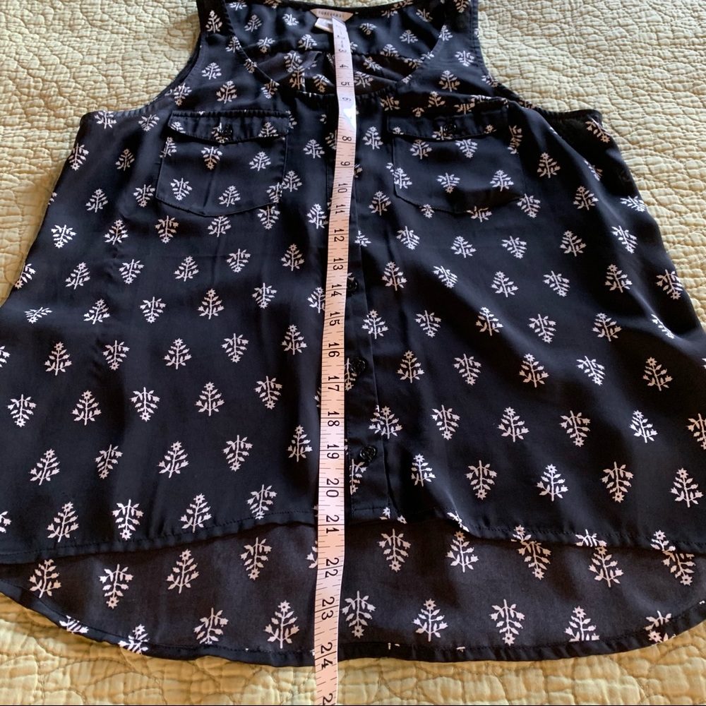 Forever 21 Black & White Sleeveless Top Size Small - Picture 7 of 10